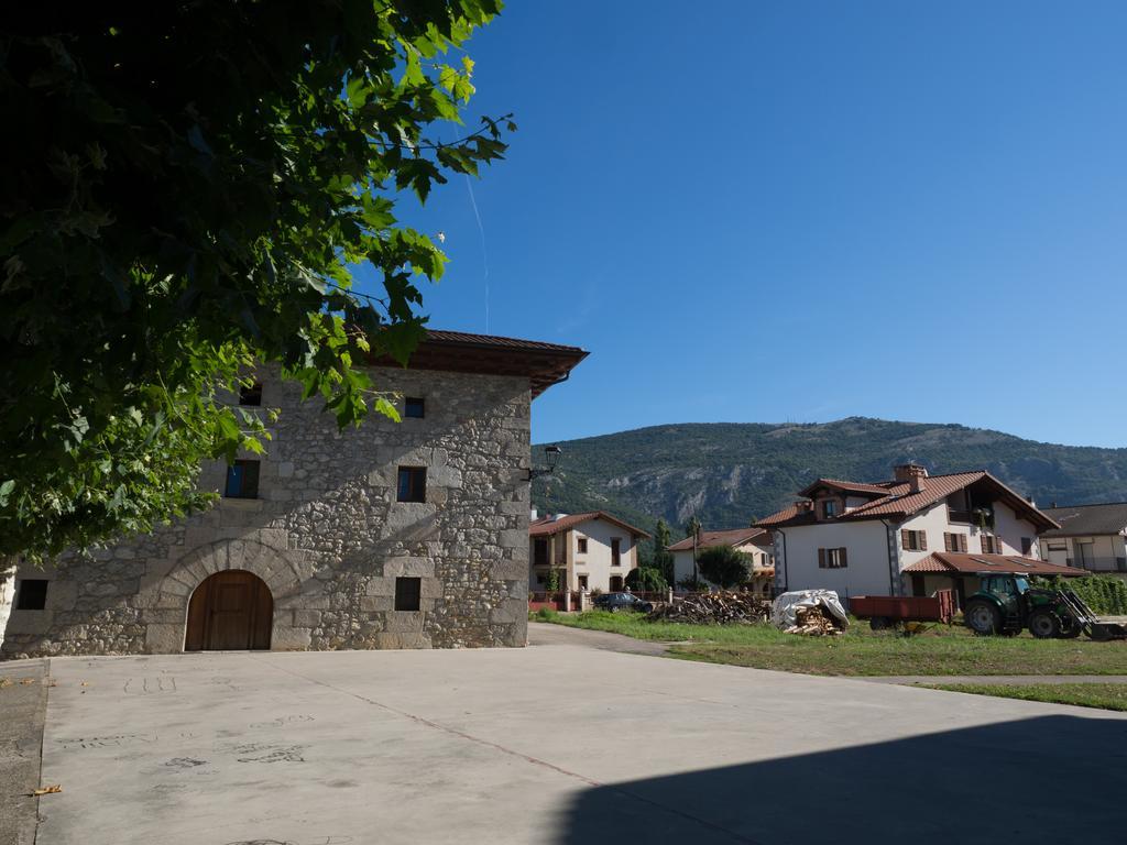 Hôtel Casa Rural Martxoenea Landetxea à Arruazu Extérieur photo